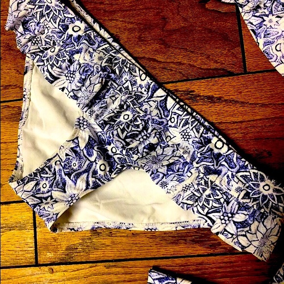 NWT 2 Chillies Australian Floral Bikini Swimsuit - Picture 4 of 6